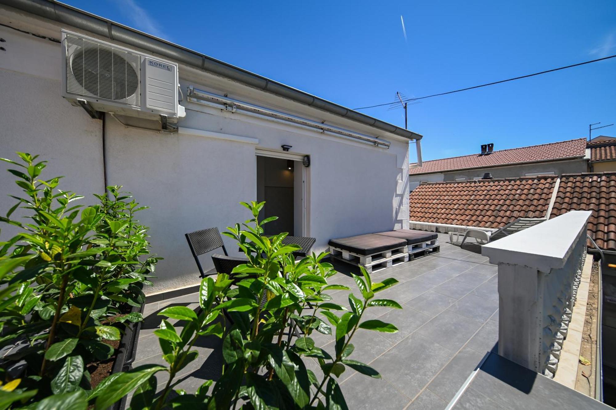 The Lazy Monkey Hostel & Apartments Zadar Exterior foto